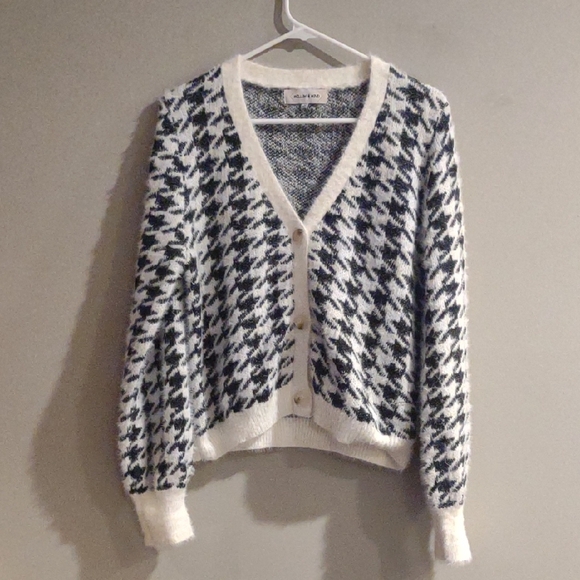 Willow& Wind Women's Medium Black and White Houndstooth Crop Cardigan - Picture 1 of 6